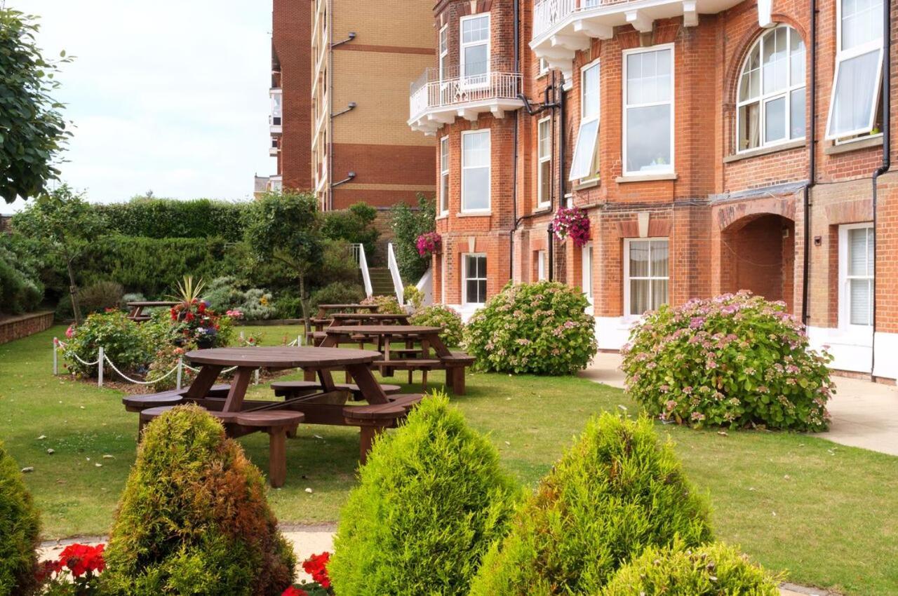 Hotel Victoria Lowestoft Exterior photo